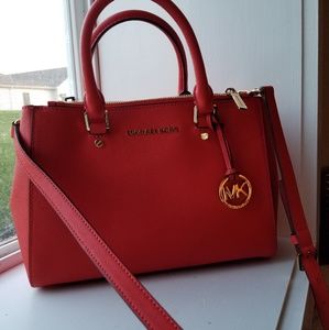 Michael Kors Sutton Medium Bag